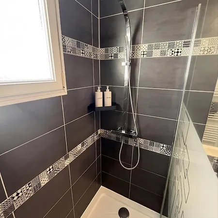 L'elegant - T3 Confort, Lumineux & Parking Prive Apartament